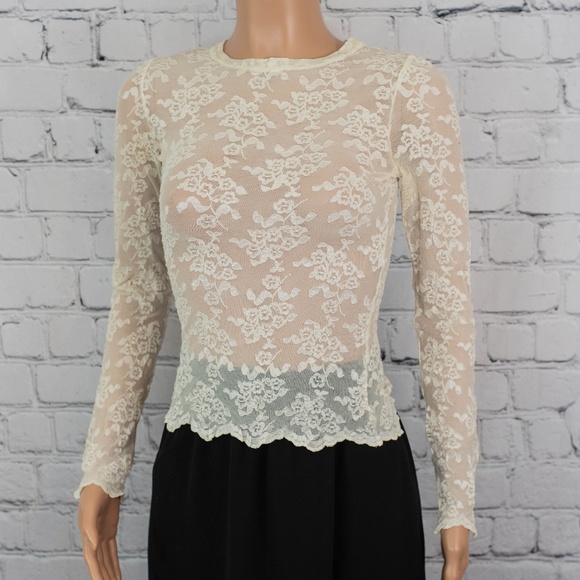 CAbi Tops - Cabi lace top